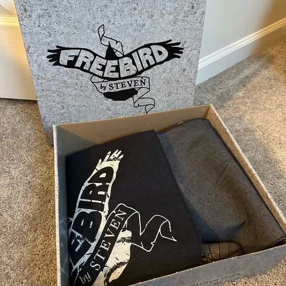 Freebird Joey, Stone Croco, size 9 - Picture 4 of 8